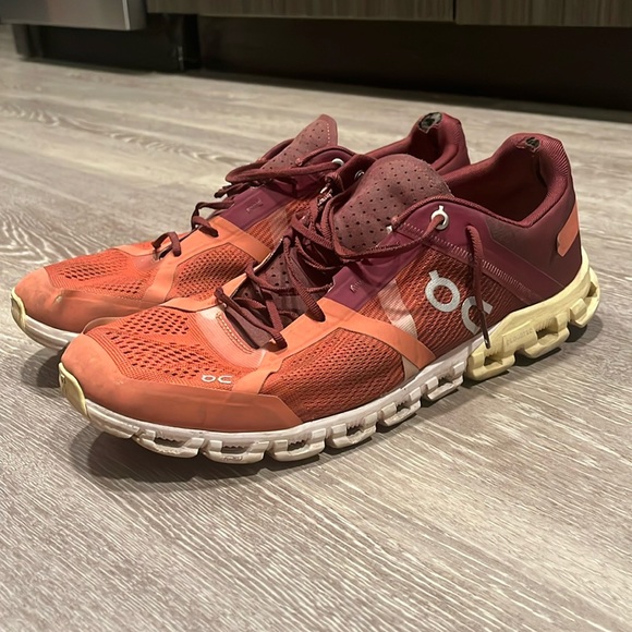 ON CLOUD SNEAKERS - Picture 1 of 7